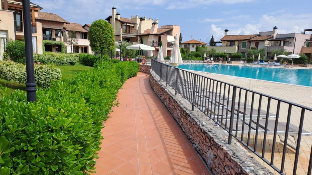 Resort Il Cigno Peschiera del Garda Exterior foto