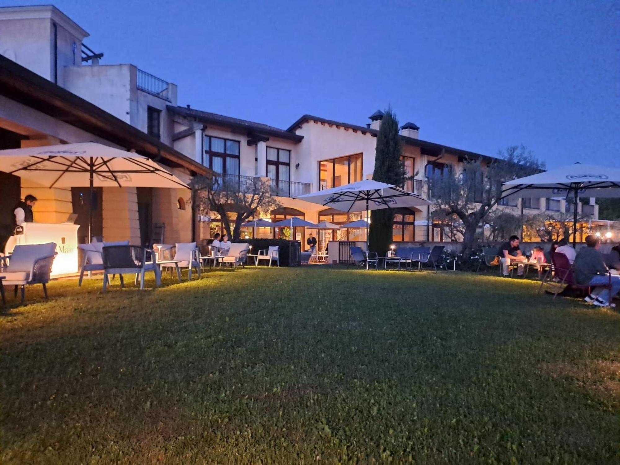 Resort Il Cigno Peschiera del Garda Exterior foto