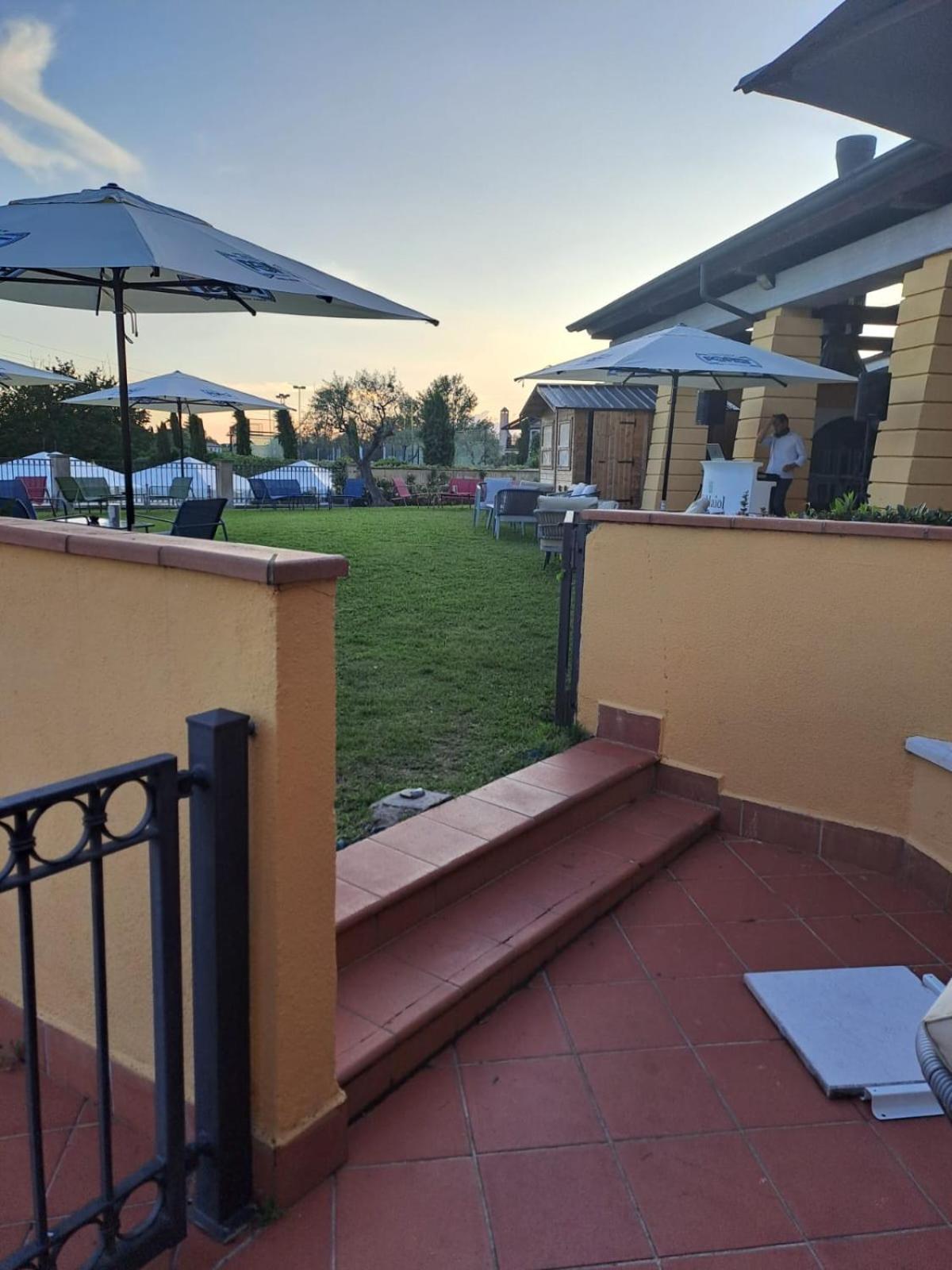 Resort Il Cigno Peschiera del Garda Exterior foto